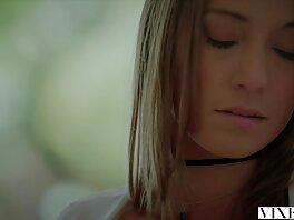 Blondi ilmaiset seksivideot hottie Casca Akashova miellyttävä onnekas nasta toimistossa